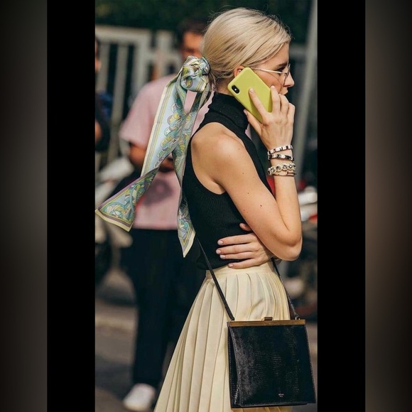 Iconic print royal blue French silk square scarf Signed A.M Raymonenq - Picture 8 of 9